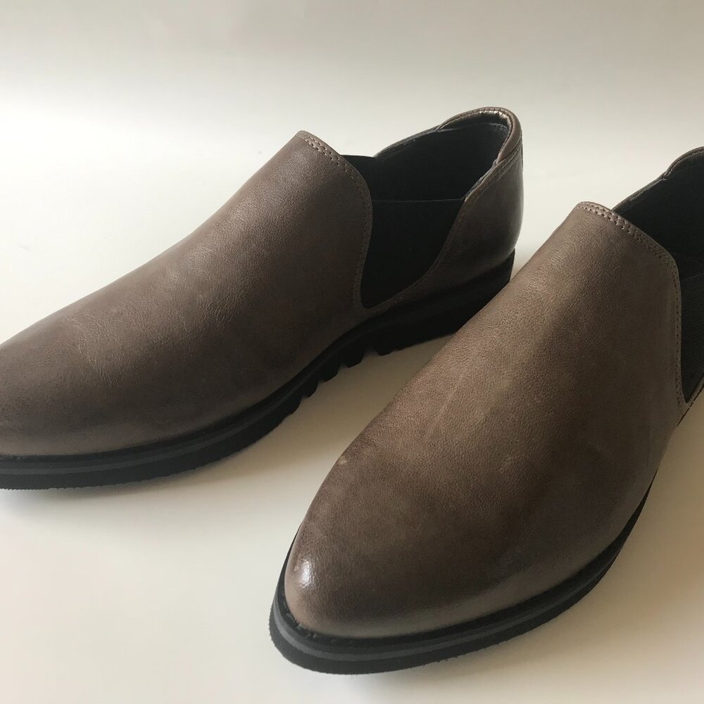 Women's Johnston & Murphy Loafer in Brown